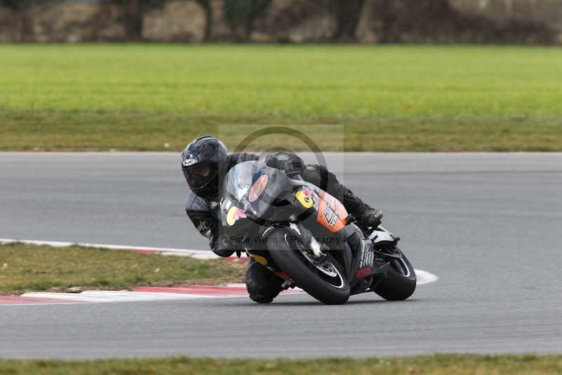 Motorcycle action photographs;Trackday digital images;event digital images;eventdigitalimages;no limits trackday;peter wileman photography;snetterton;snetterton circuit norfolk;snetterton photographs;trackday;trackday photos