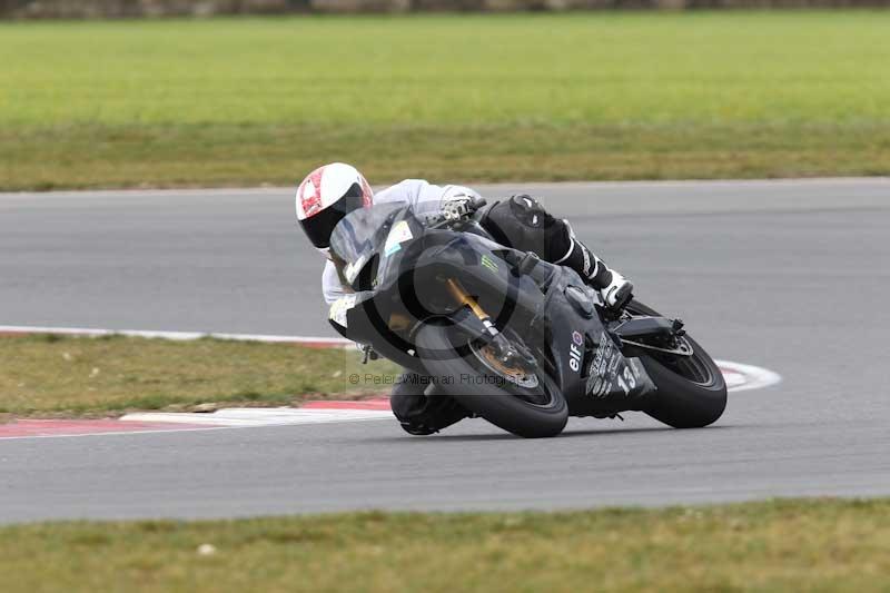 Motorcycle action photographs;Trackday digital images;event digital images;eventdigitalimages;no limits trackday;peter wileman photography;snetterton;snetterton circuit norfolk;snetterton photographs;trackday;trackday photos