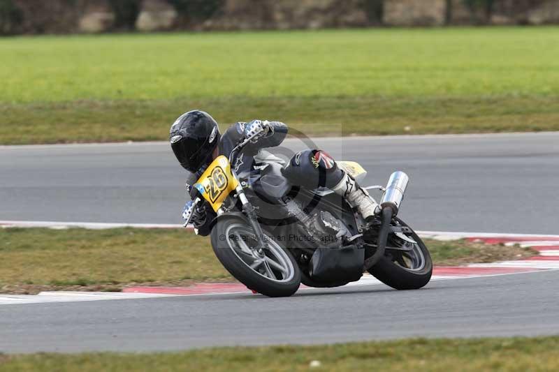 Motorcycle action photographs;Trackday digital images;event digital images;eventdigitalimages;no limits trackday;peter wileman photography;snetterton;snetterton circuit norfolk;snetterton photographs;trackday;trackday photos