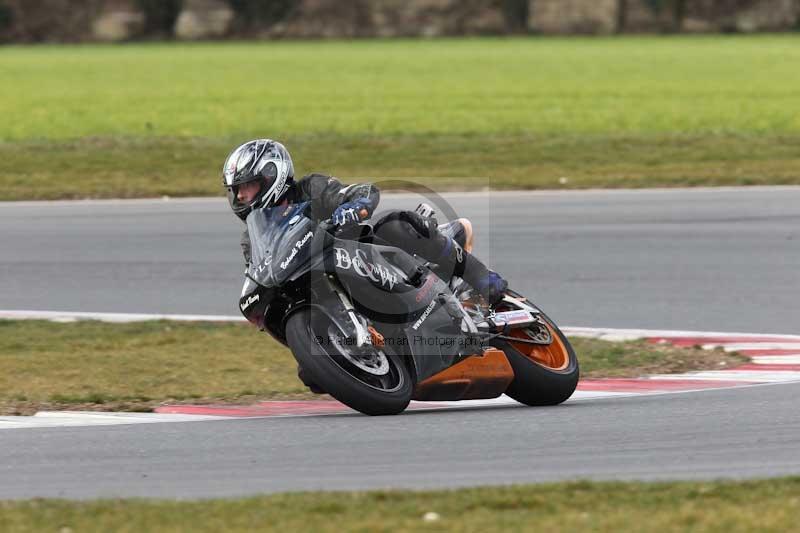 Motorcycle action photographs;Trackday digital images;event digital images;eventdigitalimages;no limits trackday;peter wileman photography;snetterton;snetterton circuit norfolk;snetterton photographs;trackday;trackday photos