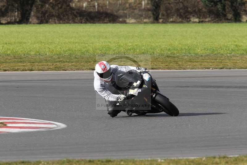 Motorcycle action photographs;Trackday digital images;event digital images;eventdigitalimages;no limits trackday;peter wileman photography;snetterton;snetterton circuit norfolk;snetterton photographs;trackday;trackday photos