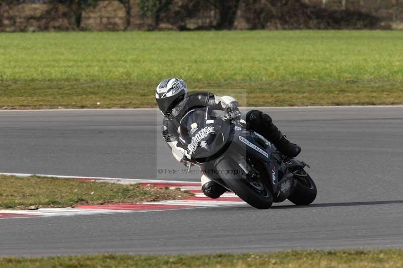 Motorcycle action photographs;Trackday digital images;event digital images;eventdigitalimages;no limits trackday;peter wileman photography;snetterton;snetterton circuit norfolk;snetterton photographs;trackday;trackday photos