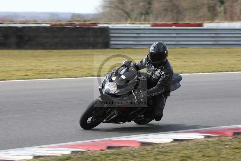 Motorcycle action photographs;Trackday digital images;event digital images;eventdigitalimages;no limits trackday;peter wileman photography;snetterton;snetterton circuit norfolk;snetterton photographs;trackday;trackday photos