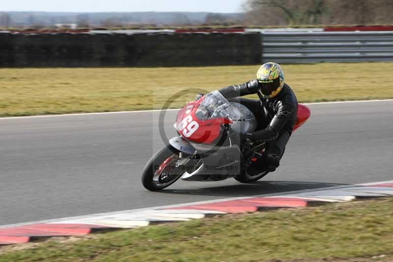 Motorcycle action photographs;Trackday digital images;event digital images;eventdigitalimages;no limits trackday;peter wileman photography;snetterton;snetterton circuit norfolk;snetterton photographs;trackday;trackday photos