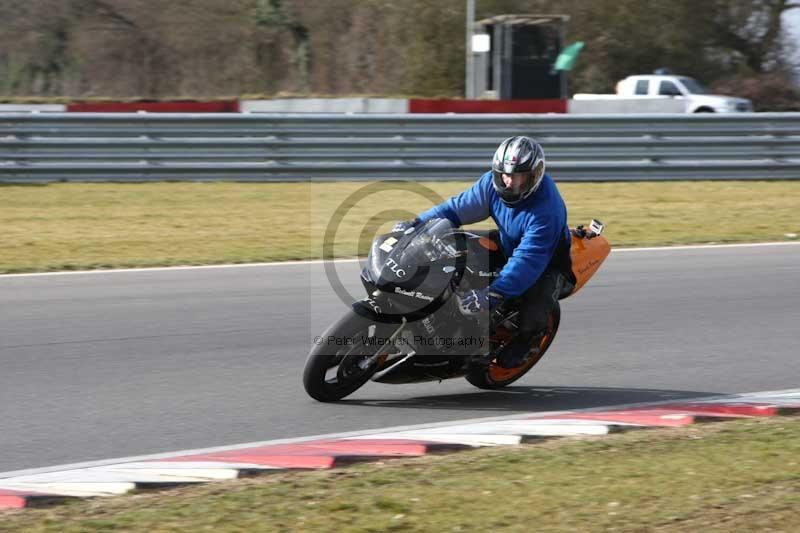 Motorcycle action photographs;Trackday digital images;event digital images;eventdigitalimages;no limits trackday;peter wileman photography;snetterton;snetterton circuit norfolk;snetterton photographs;trackday;trackday photos