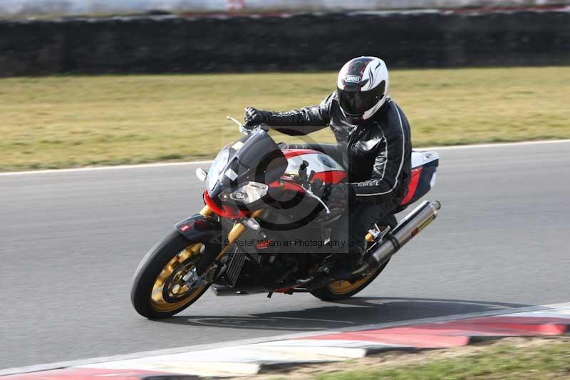 Motorcycle action photographs;Trackday digital images;event digital images;eventdigitalimages;no limits trackday;peter wileman photography;snetterton;snetterton circuit norfolk;snetterton photographs;trackday;trackday photos