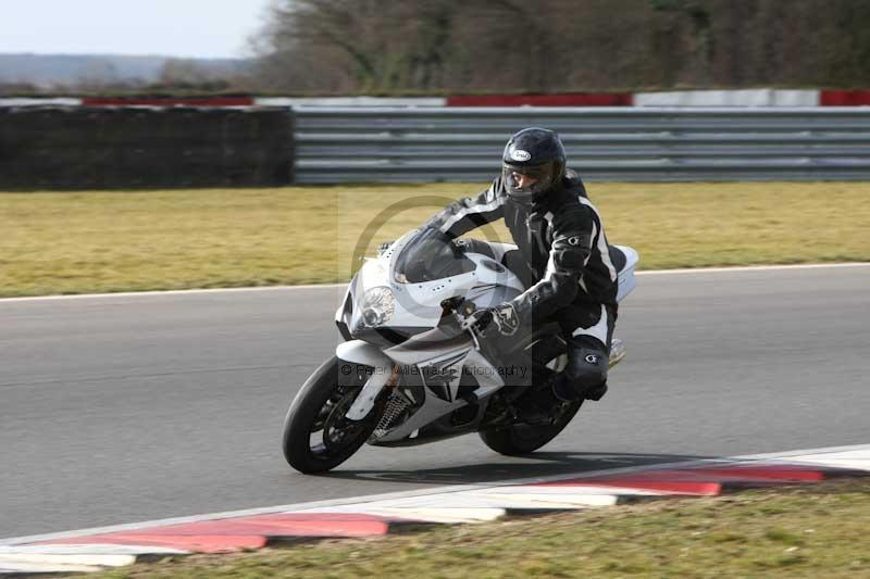 Motorcycle action photographs;Trackday digital images;event digital images;eventdigitalimages;no limits trackday;peter wileman photography;snetterton;snetterton circuit norfolk;snetterton photographs;trackday;trackday photos