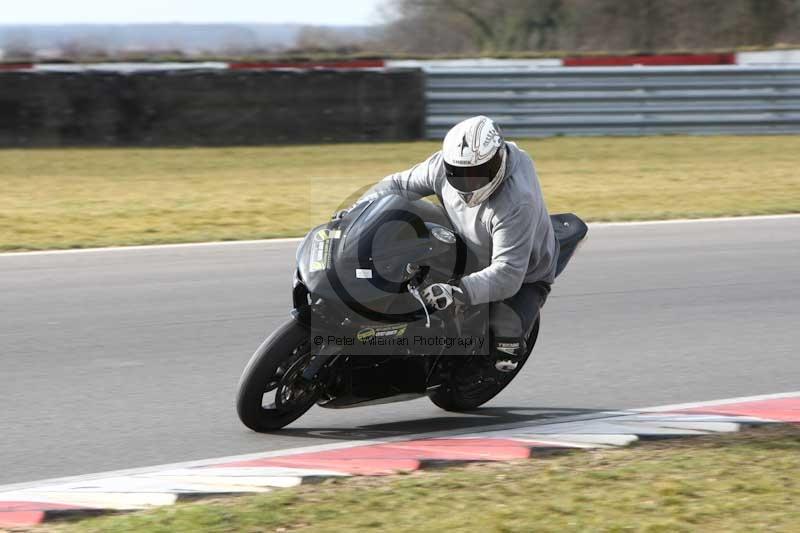 Motorcycle action photographs;Trackday digital images;event digital images;eventdigitalimages;no limits trackday;peter wileman photography;snetterton;snetterton circuit norfolk;snetterton photographs;trackday;trackday photos