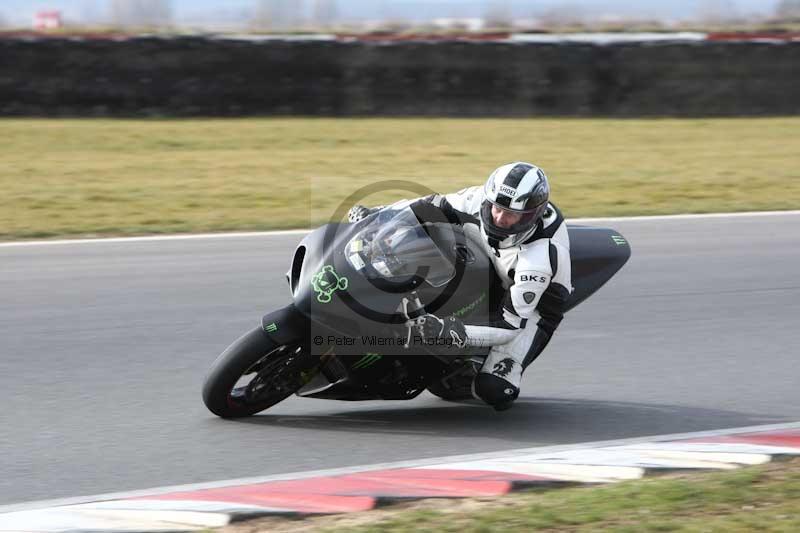 Motorcycle action photographs;Trackday digital images;event digital images;eventdigitalimages;no limits trackday;peter wileman photography;snetterton;snetterton circuit norfolk;snetterton photographs;trackday;trackday photos