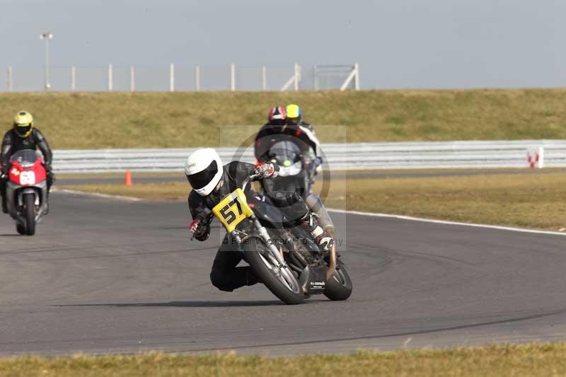 Motorcycle action photographs;Trackday digital images;event digital images;eventdigitalimages;no limits trackday;peter wileman photography;snetterton;snetterton circuit norfolk;snetterton photographs;trackday;trackday photos