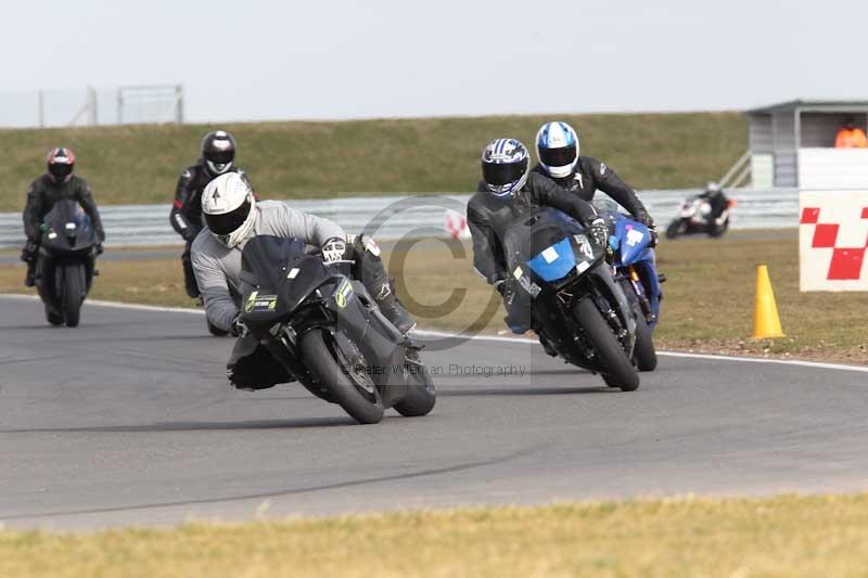 Motorcycle action photographs;Trackday digital images;event digital images;eventdigitalimages;no limits trackday;peter wileman photography;snetterton;snetterton circuit norfolk;snetterton photographs;trackday;trackday photos