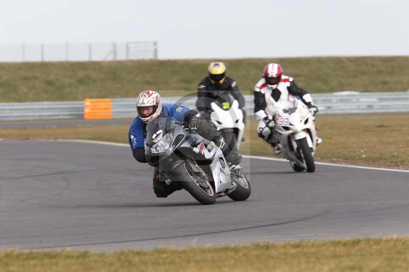 Motorcycle action photographs;Trackday digital images;event digital images;eventdigitalimages;no limits trackday;peter wileman photography;snetterton;snetterton circuit norfolk;snetterton photographs;trackday;trackday photos