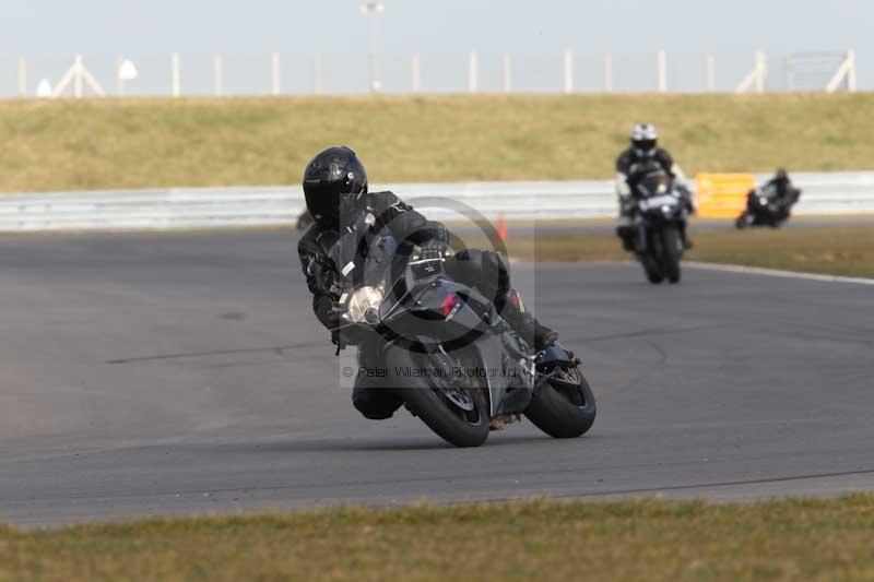 Motorcycle action photographs;Trackday digital images;event digital images;eventdigitalimages;no limits trackday;peter wileman photography;snetterton;snetterton circuit norfolk;snetterton photographs;trackday;trackday photos