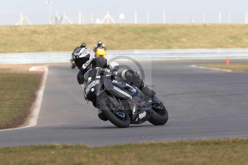 Motorcycle action photographs;Trackday digital images;event digital images;eventdigitalimages;no limits trackday;peter wileman photography;snetterton;snetterton circuit norfolk;snetterton photographs;trackday;trackday photos