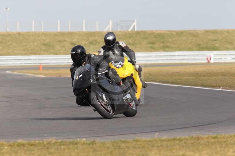 Motorcycle action photographs;Trackday digital images;event digital images;eventdigitalimages;no limits trackday;peter wileman photography;snetterton;snetterton circuit norfolk;snetterton photographs;trackday;trackday photos