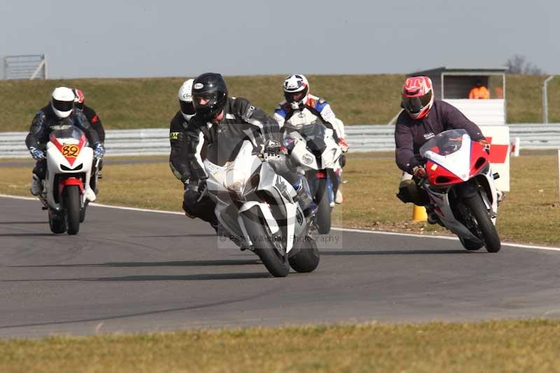 Motorcycle action photographs;Trackday digital images;event digital images;eventdigitalimages;no limits trackday;peter wileman photography;snetterton;snetterton circuit norfolk;snetterton photographs;trackday;trackday photos