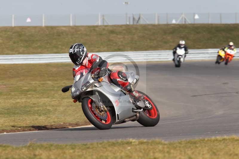 Motorcycle action photographs;Trackday digital images;event digital images;eventdigitalimages;no limits trackday;peter wileman photography;snetterton;snetterton circuit norfolk;snetterton photographs;trackday;trackday photos