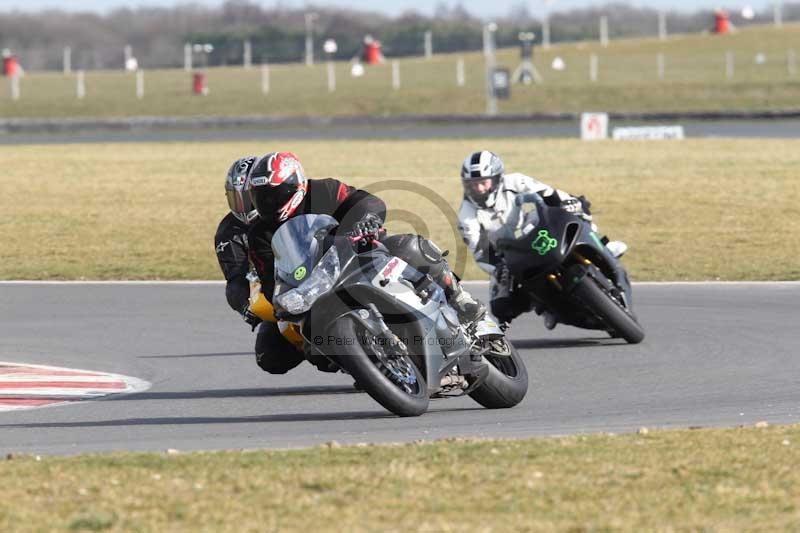 Motorcycle action photographs;Trackday digital images;event digital images;eventdigitalimages;no limits trackday;peter wileman photography;snetterton;snetterton circuit norfolk;snetterton photographs;trackday;trackday photos