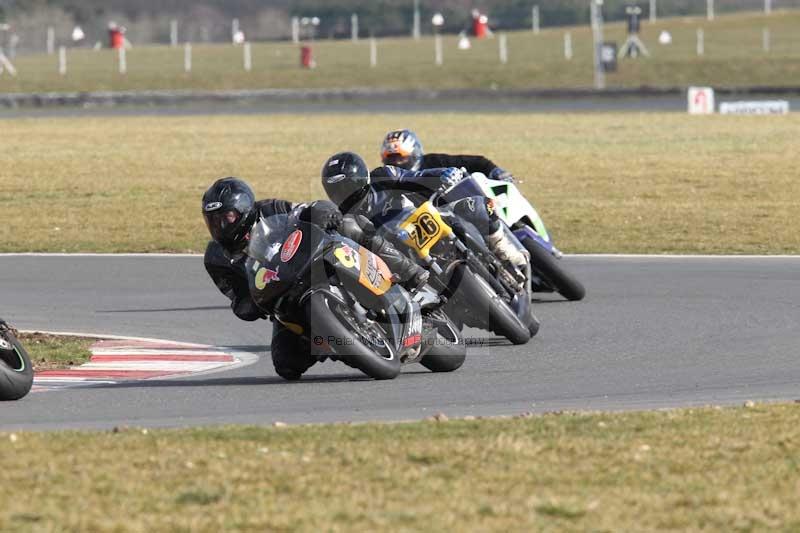 Motorcycle action photographs;Trackday digital images;event digital images;eventdigitalimages;no limits trackday;peter wileman photography;snetterton;snetterton circuit norfolk;snetterton photographs;trackday;trackday photos
