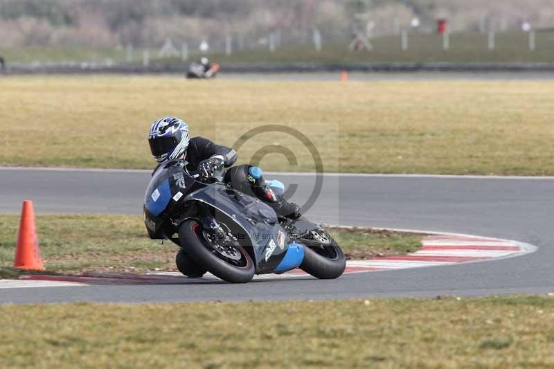 Motorcycle action photographs;Trackday digital images;event digital images;eventdigitalimages;no limits trackday;peter wileman photography;snetterton;snetterton circuit norfolk;snetterton photographs;trackday;trackday photos