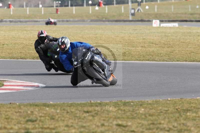 Motorcycle action photographs;Trackday digital images;event digital images;eventdigitalimages;no limits trackday;peter wileman photography;snetterton;snetterton circuit norfolk;snetterton photographs;trackday;trackday photos