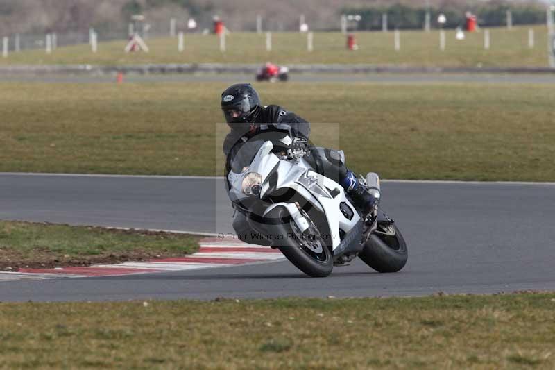Motorcycle action photographs;Trackday digital images;event digital images;eventdigitalimages;no limits trackday;peter wileman photography;snetterton;snetterton circuit norfolk;snetterton photographs;trackday;trackday photos