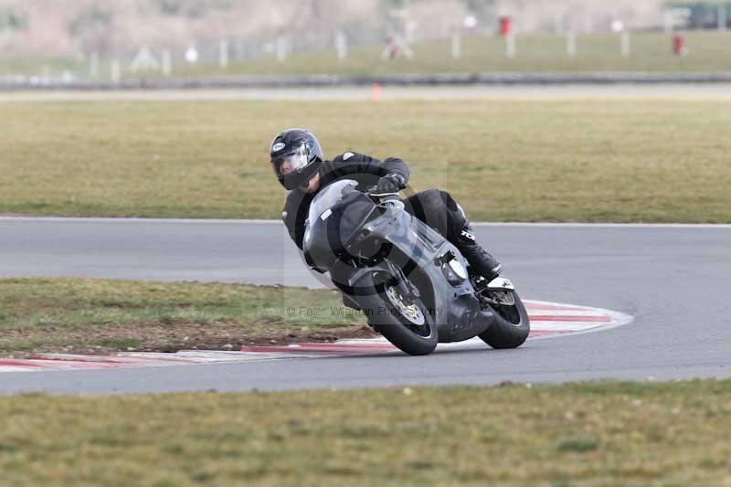 Motorcycle action photographs;Trackday digital images;event digital images;eventdigitalimages;no limits trackday;peter wileman photography;snetterton;snetterton circuit norfolk;snetterton photographs;trackday;trackday photos