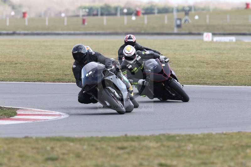 Motorcycle action photographs;Trackday digital images;event digital images;eventdigitalimages;no limits trackday;peter wileman photography;snetterton;snetterton circuit norfolk;snetterton photographs;trackday;trackday photos