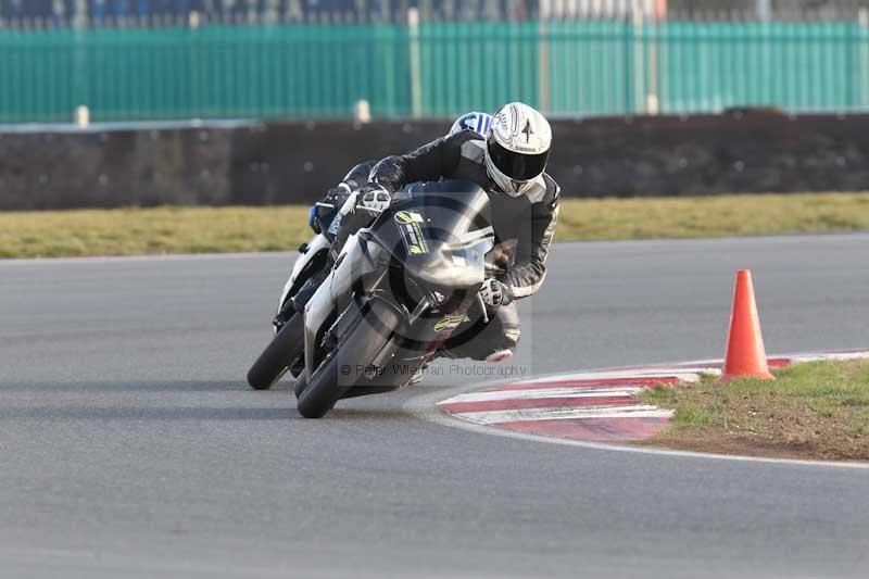 Motorcycle action photographs;Trackday digital images;event digital images;eventdigitalimages;no limits trackday;peter wileman photography;snetterton;snetterton circuit norfolk;snetterton photographs;trackday;trackday photos