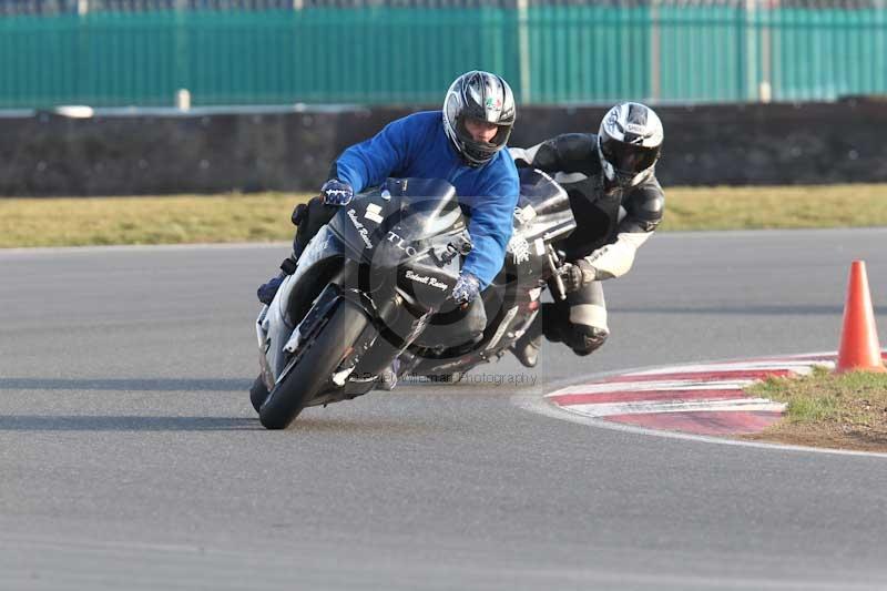 Motorcycle action photographs;Trackday digital images;event digital images;eventdigitalimages;no limits trackday;peter wileman photography;snetterton;snetterton circuit norfolk;snetterton photographs;trackday;trackday photos