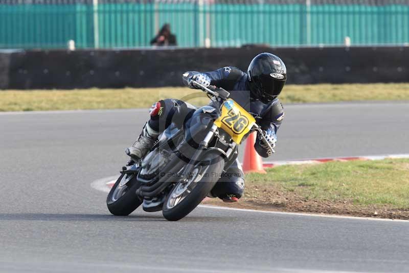 Motorcycle action photographs;Trackday digital images;event digital images;eventdigitalimages;no limits trackday;peter wileman photography;snetterton;snetterton circuit norfolk;snetterton photographs;trackday;trackday photos