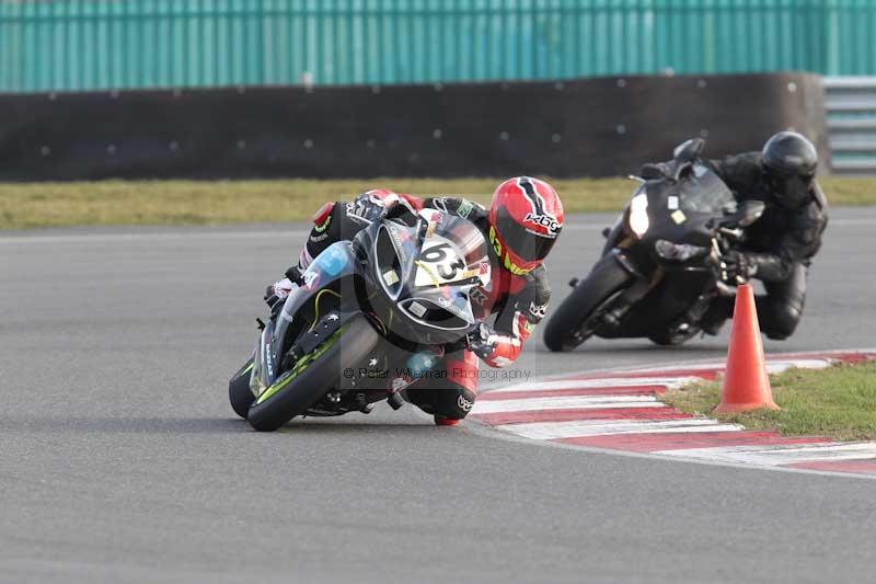 Motorcycle action photographs;Trackday digital images;event digital images;eventdigitalimages;no limits trackday;peter wileman photography;snetterton;snetterton circuit norfolk;snetterton photographs;trackday;trackday photos