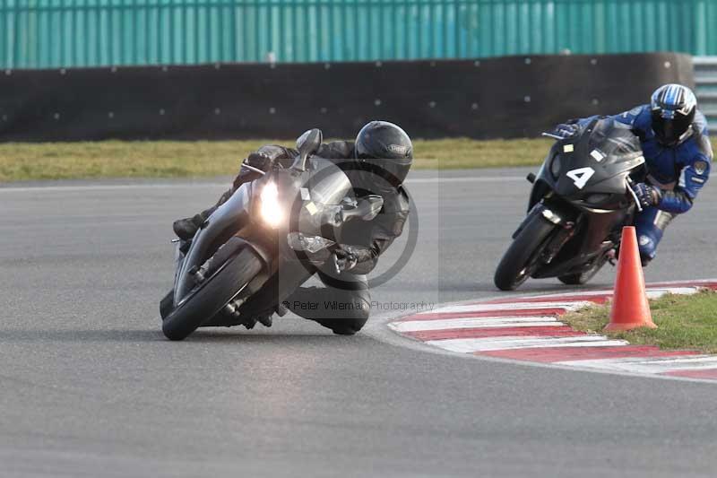 Motorcycle action photographs;Trackday digital images;event digital images;eventdigitalimages;no limits trackday;peter wileman photography;snetterton;snetterton circuit norfolk;snetterton photographs;trackday;trackday photos