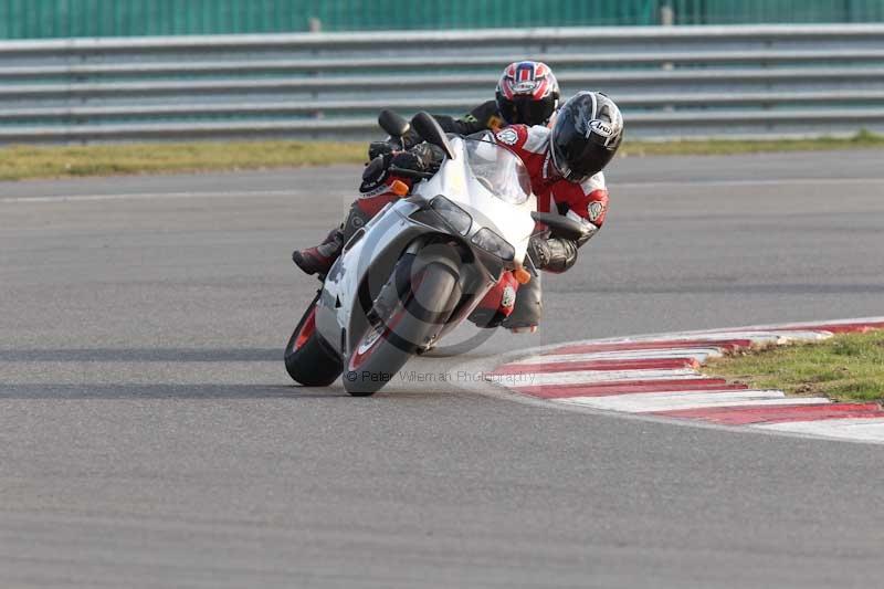 Motorcycle action photographs;Trackday digital images;event digital images;eventdigitalimages;no limits trackday;peter wileman photography;snetterton;snetterton circuit norfolk;snetterton photographs;trackday;trackday photos