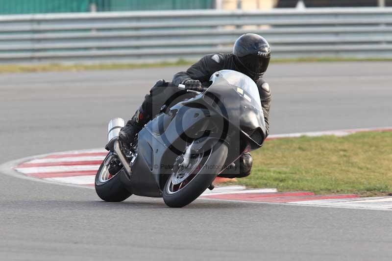 Motorcycle action photographs;Trackday digital images;event digital images;eventdigitalimages;no limits trackday;peter wileman photography;snetterton;snetterton circuit norfolk;snetterton photographs;trackday;trackday photos