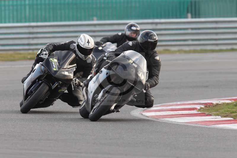 Motorcycle action photographs;Trackday digital images;event digital images;eventdigitalimages;no limits trackday;peter wileman photography;snetterton;snetterton circuit norfolk;snetterton photographs;trackday;trackday photos