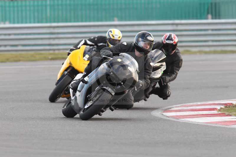 Motorcycle action photographs;Trackday digital images;event digital images;eventdigitalimages;no limits trackday;peter wileman photography;snetterton;snetterton circuit norfolk;snetterton photographs;trackday;trackday photos