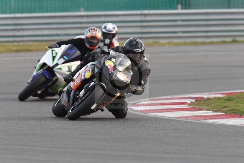 Motorcycle action photographs;Trackday digital images;event digital images;eventdigitalimages;no limits trackday;peter wileman photography;snetterton;snetterton circuit norfolk;snetterton photographs;trackday;trackday photos