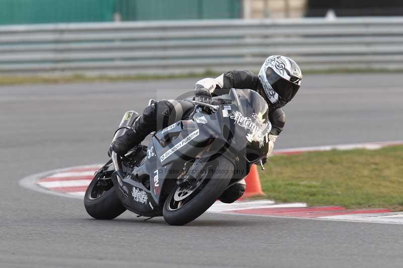 Motorcycle action photographs;Trackday digital images;event digital images;eventdigitalimages;no limits trackday;peter wileman photography;snetterton;snetterton circuit norfolk;snetterton photographs;trackday;trackday photos