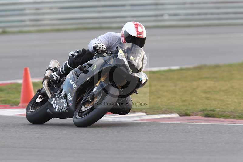 Motorcycle action photographs;Trackday digital images;event digital images;eventdigitalimages;no limits trackday;peter wileman photography;snetterton;snetterton circuit norfolk;snetterton photographs;trackday;trackday photos