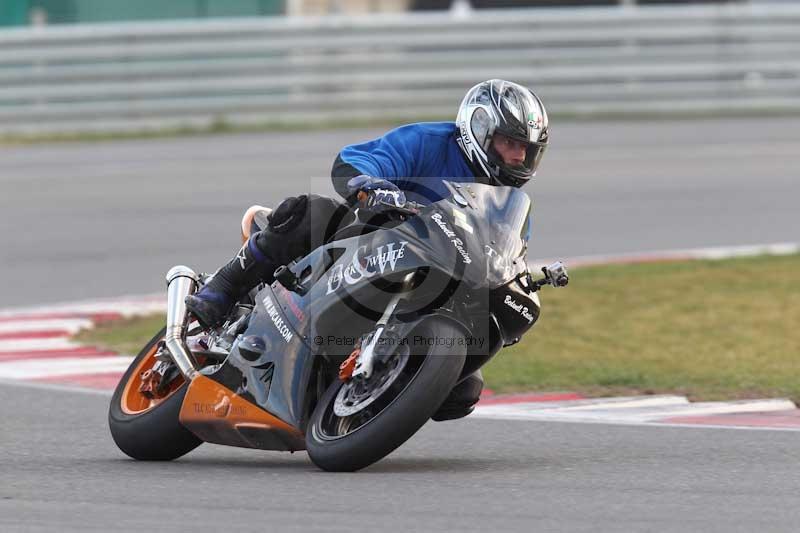 Motorcycle action photographs;Trackday digital images;event digital images;eventdigitalimages;no limits trackday;peter wileman photography;snetterton;snetterton circuit norfolk;snetterton photographs;trackday;trackday photos