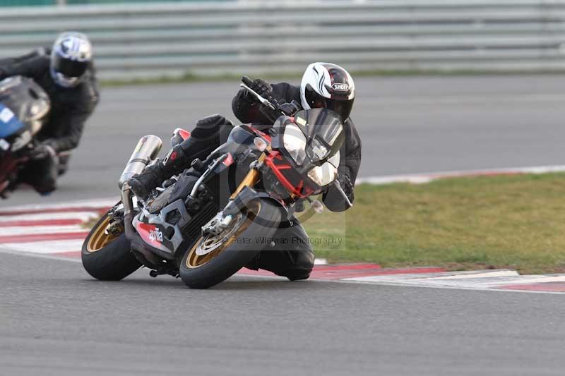 Motorcycle action photographs;Trackday digital images;event digital images;eventdigitalimages;no limits trackday;peter wileman photography;snetterton;snetterton circuit norfolk;snetterton photographs;trackday;trackday photos