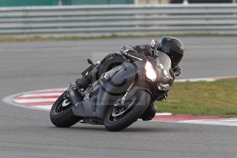 Motorcycle action photographs;Trackday digital images;event digital images;eventdigitalimages;no limits trackday;peter wileman photography;snetterton;snetterton circuit norfolk;snetterton photographs;trackday;trackday photos