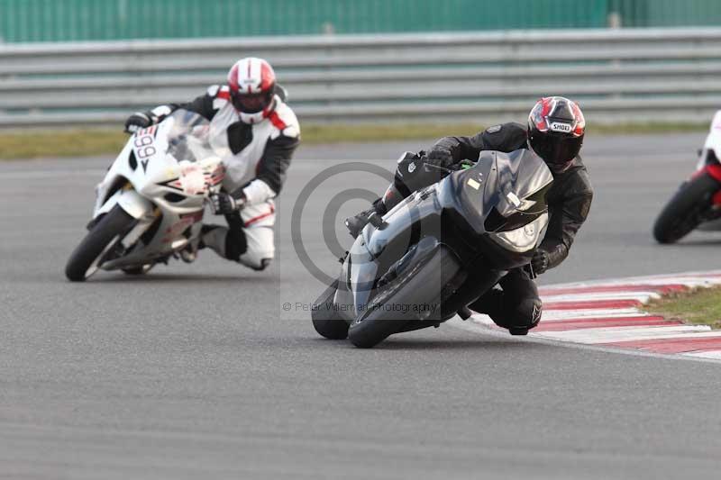 Motorcycle action photographs;Trackday digital images;event digital images;eventdigitalimages;no limits trackday;peter wileman photography;snetterton;snetterton circuit norfolk;snetterton photographs;trackday;trackday photos