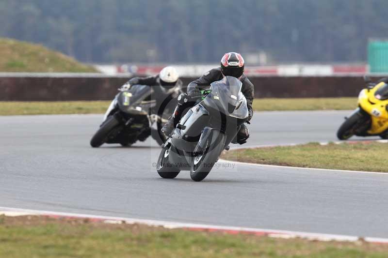Motorcycle action photographs;Trackday digital images;event digital images;eventdigitalimages;no limits trackday;peter wileman photography;snetterton;snetterton circuit norfolk;snetterton photographs;trackday;trackday photos