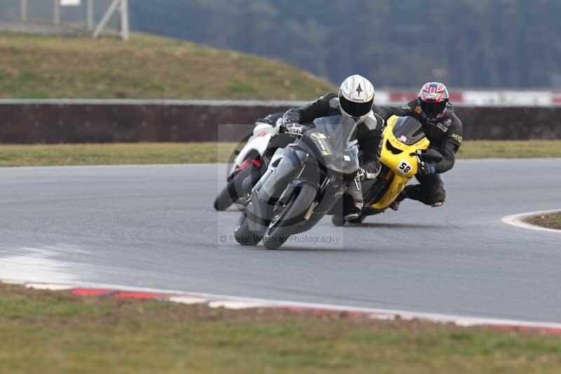 Motorcycle action photographs;Trackday digital images;event digital images;eventdigitalimages;no limits trackday;peter wileman photography;snetterton;snetterton circuit norfolk;snetterton photographs;trackday;trackday photos