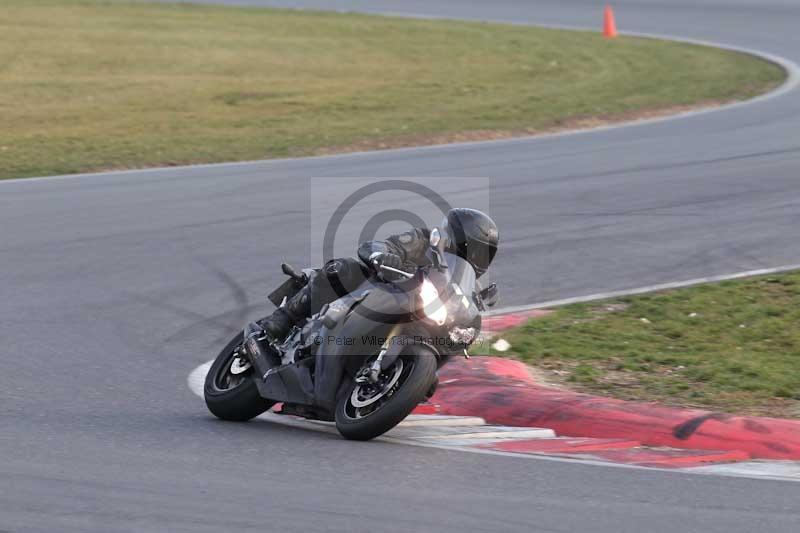 Motorcycle action photographs;Trackday digital images;event digital images;eventdigitalimages;no limits trackday;peter wileman photography;snetterton;snetterton circuit norfolk;snetterton photographs;trackday;trackday photos