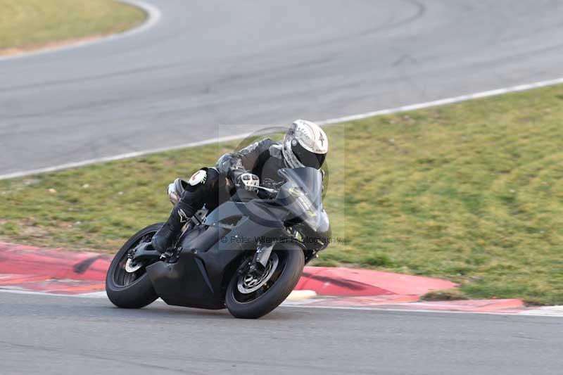 Motorcycle action photographs;Trackday digital images;event digital images;eventdigitalimages;no limits trackday;peter wileman photography;snetterton;snetterton circuit norfolk;snetterton photographs;trackday;trackday photos