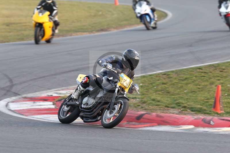 Motorcycle action photographs;Trackday digital images;event digital images;eventdigitalimages;no limits trackday;peter wileman photography;snetterton;snetterton circuit norfolk;snetterton photographs;trackday;trackday photos