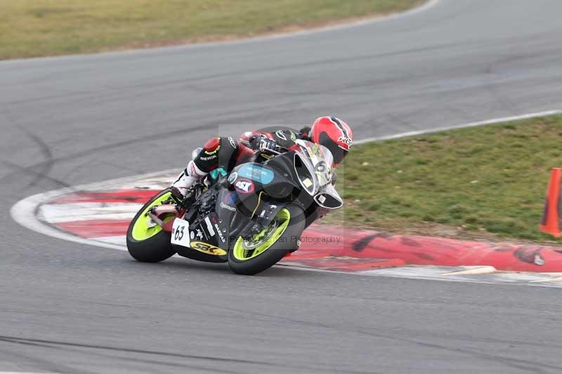 Motorcycle action photographs;Trackday digital images;event digital images;eventdigitalimages;no limits trackday;peter wileman photography;snetterton;snetterton circuit norfolk;snetterton photographs;trackday;trackday photos